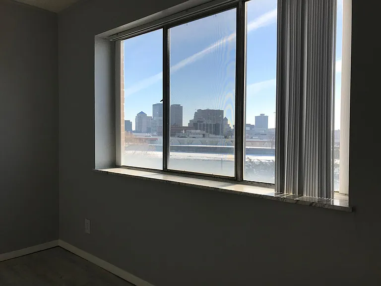 727 W Riverview Ave #401 — Photo 17