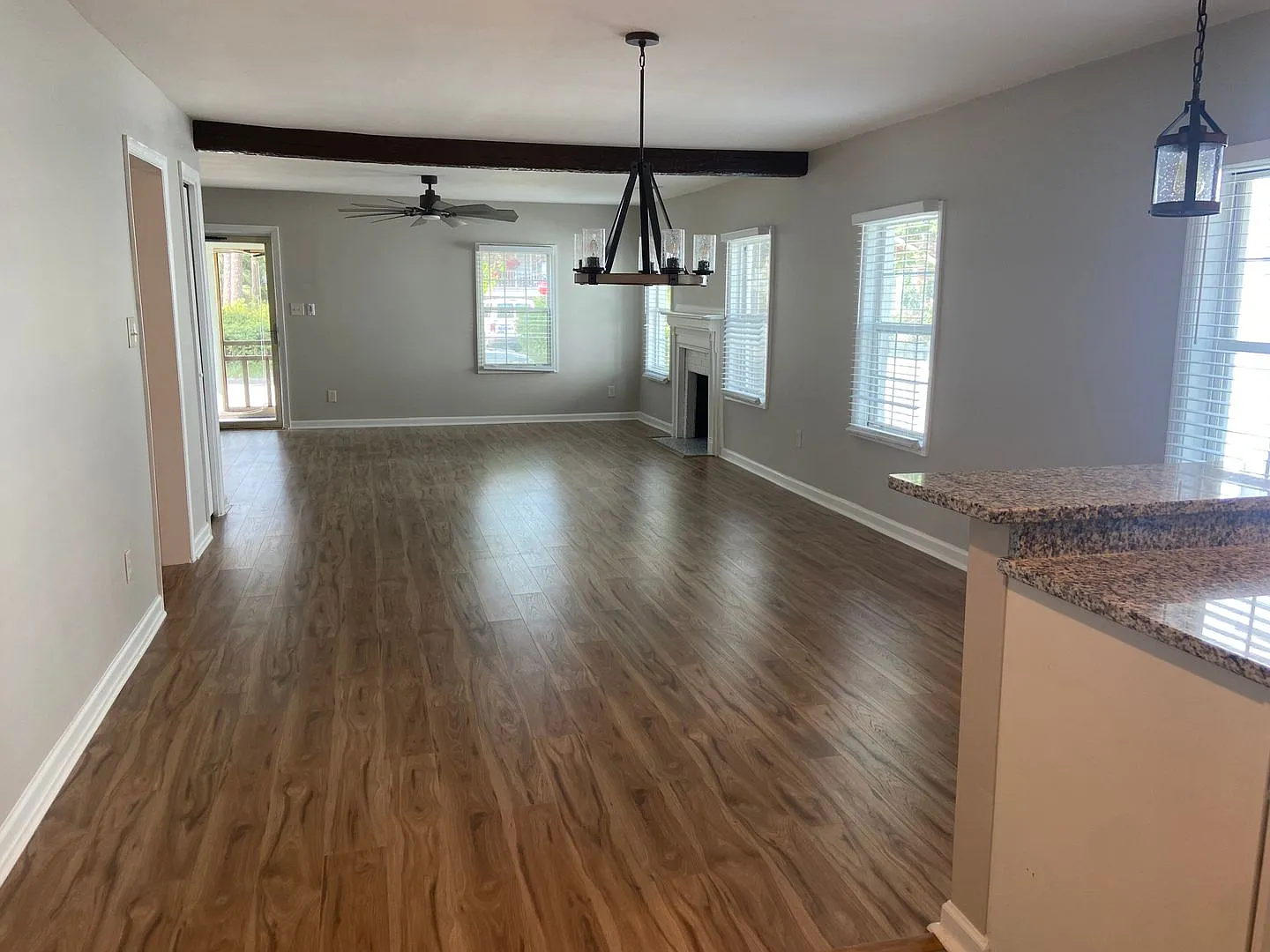 3 Bed | 2 Bath | Midtown | Fenced Yard — Photo 4