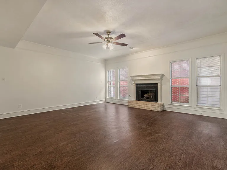 4400 Carter Creek Pkwy #306 — Photo 2