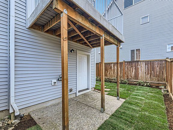 4th image of 215 126th St SE #A