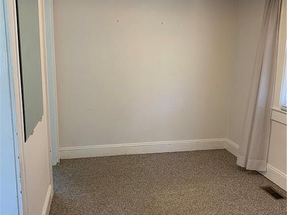 5th image of 220 N Melville St