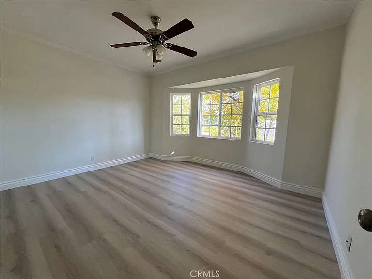 6653 Quakertown Ave — Photo 18