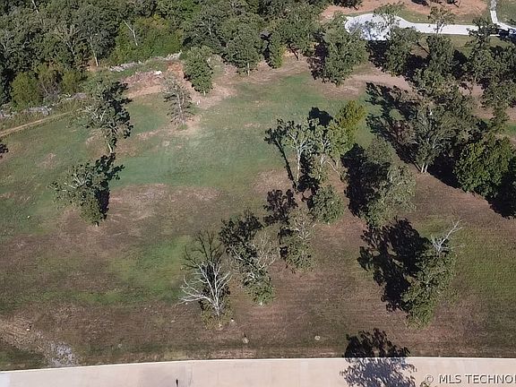 5th image of 828 Ridgeview Dr