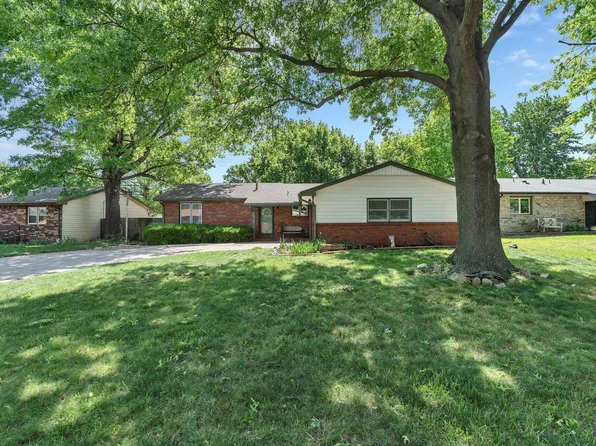 1304 N Denmark Ave, Wichita, KS 67212