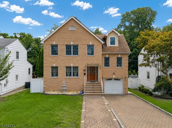 207 Stonehouse Rd, Bloomfield Twp., NJ 07028