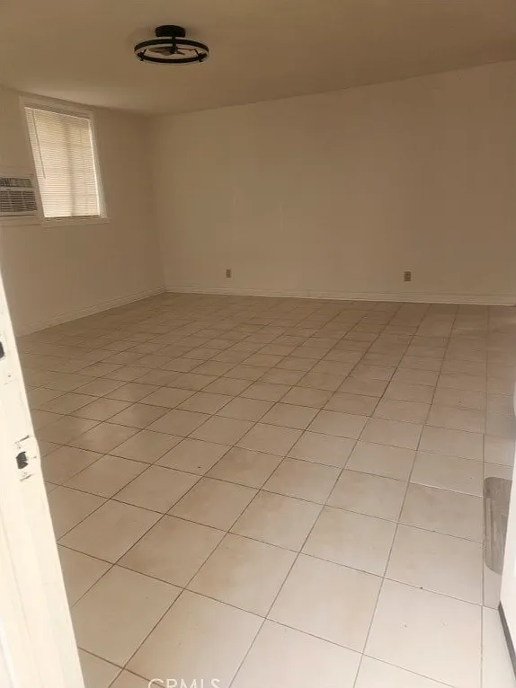 Studio, 450 sqft, $1,600 — Photo 2