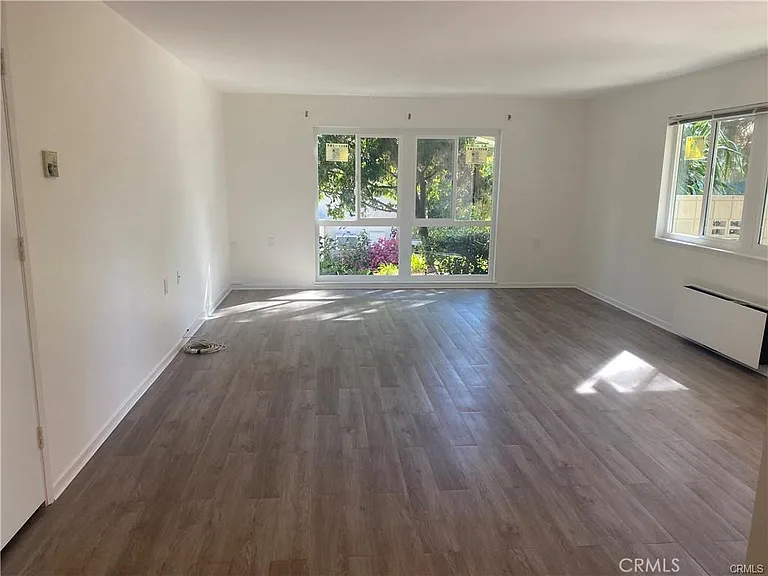 367 Avenida Castilla #A — Photo 11