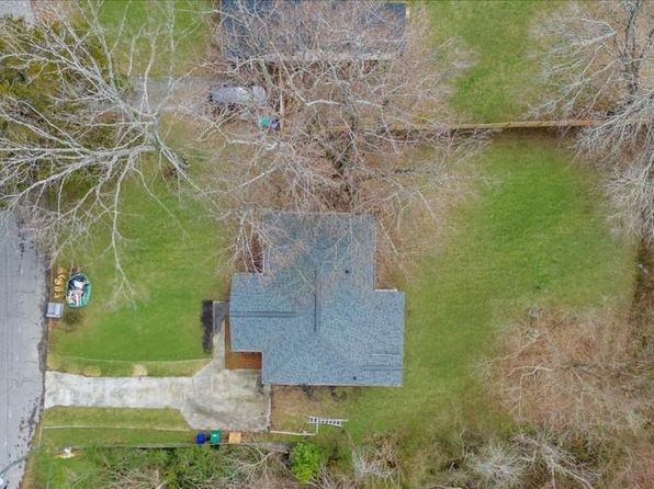 2923 Hall Dr SE, Smyrna, GA 30082