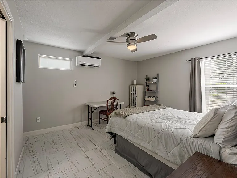 3310 Crawford St #A — Photo 2