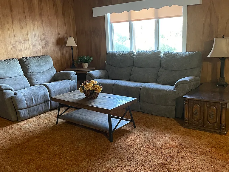 664 Evergreen Dr — Photo 4