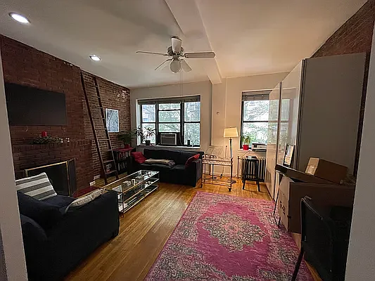 Rented by Oxford Property Group | media 10