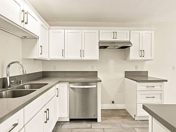 4th image of 130 E 67th St