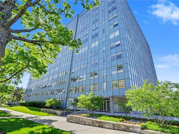 333 W Meyer Blvd APT 305, Kansas City, MO 64113