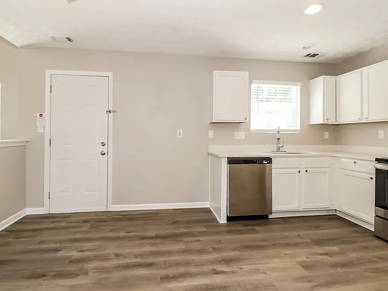 7023 Red Maple Ln — Photo 9