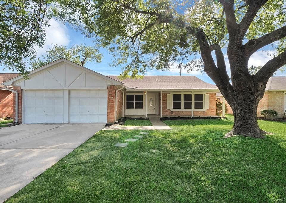 1st image of 3711 Roseberry Dr