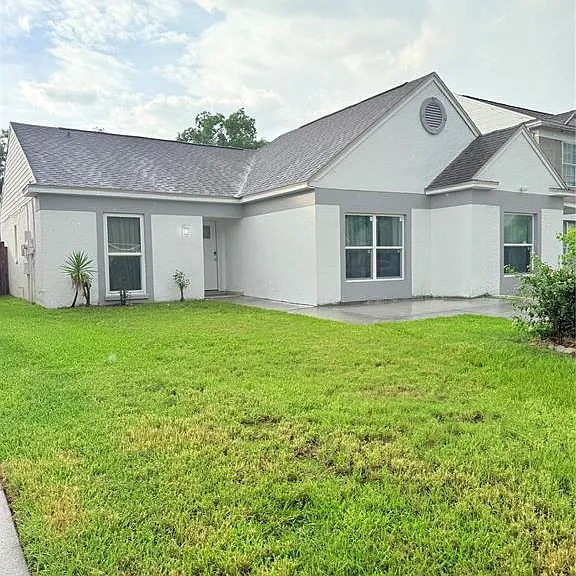 2130 Redleaf Dr — Photo 2