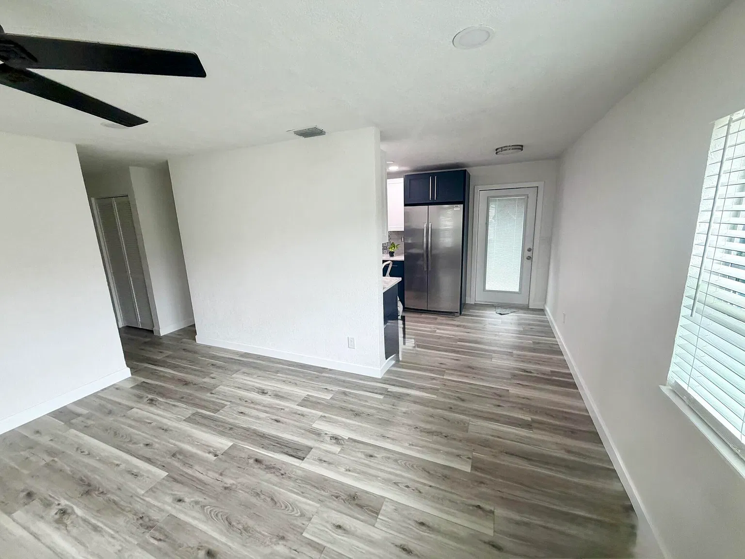 3 bed, 3.0 bath, 1198 sqft, $3,500 — Photo 3