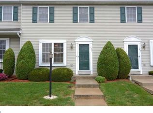 102 Cheshire Ct, Sinking Spring, PA 19608