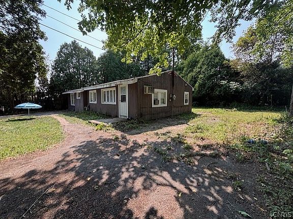 2nd image of 102 Oakley Rd