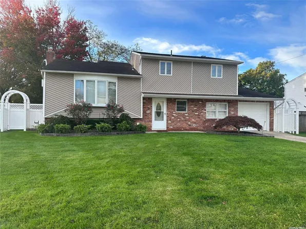 12 Lark Drive, Centereach, NY 11720