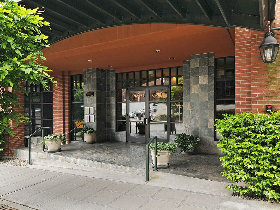 2nd image of 123 Queen Anne Ave #402