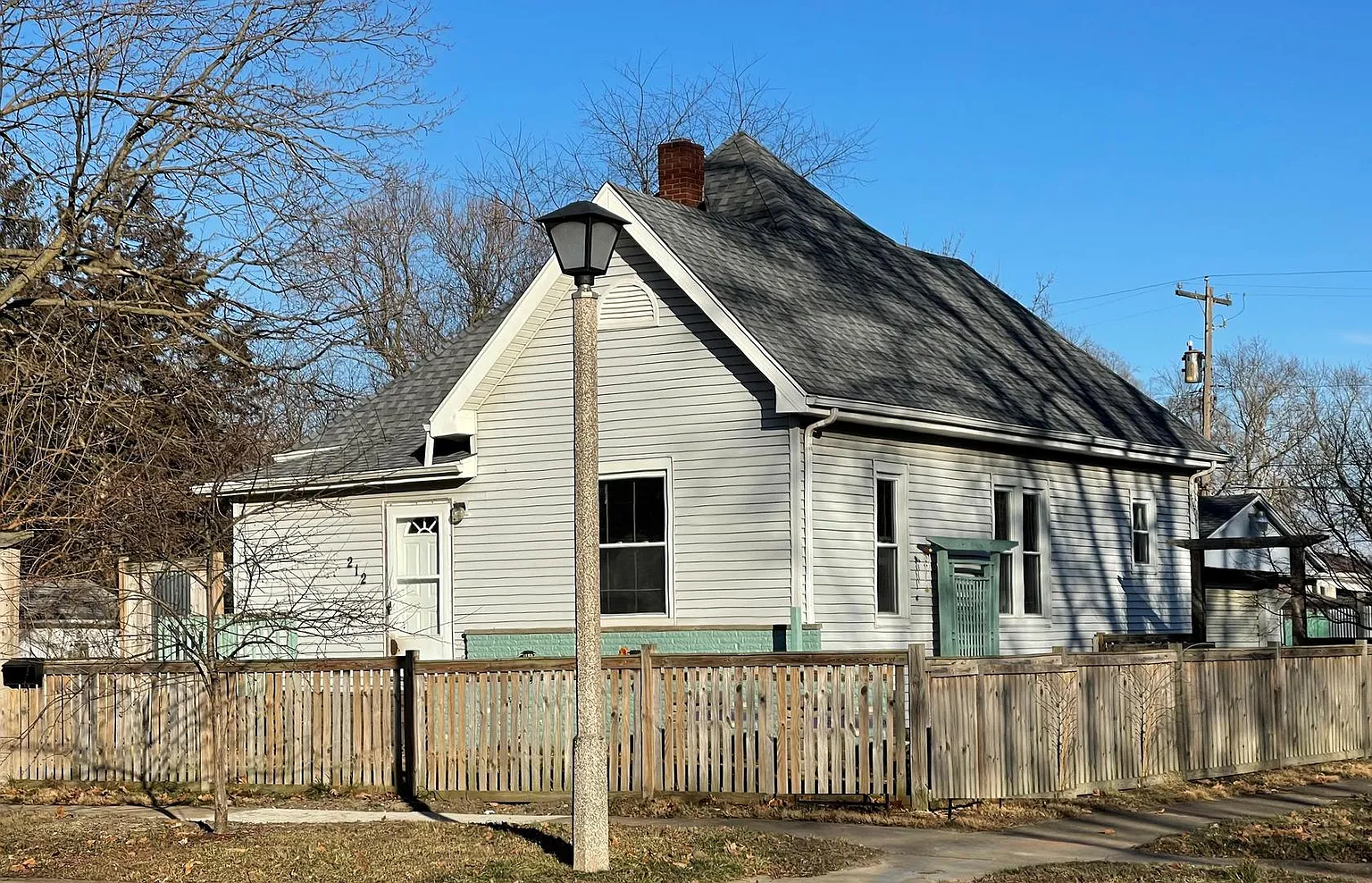 212 S Poplar St photo 1