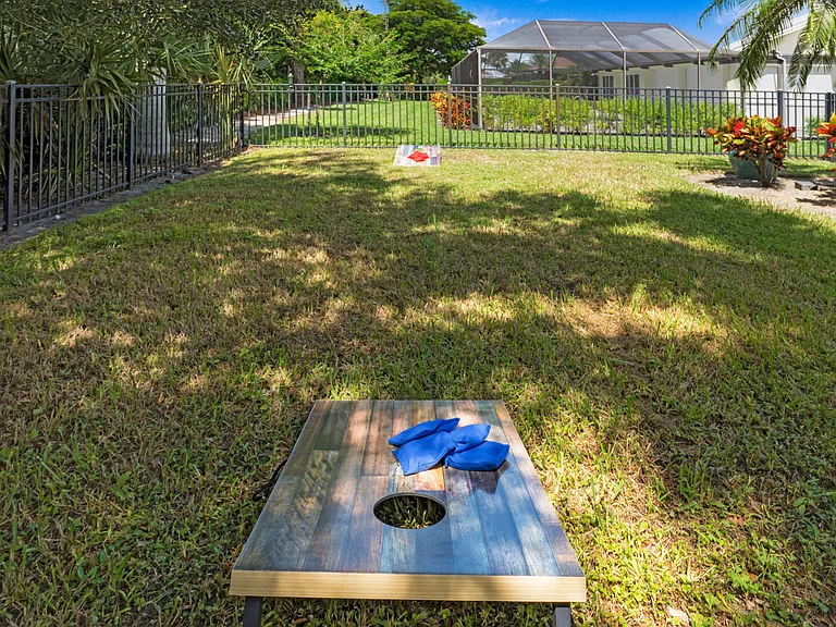 445 Palm River Blvd — Photo 42