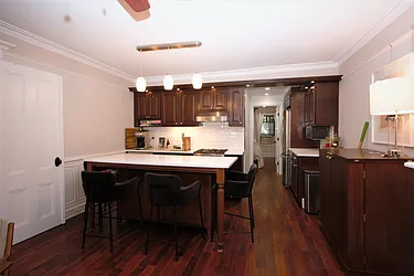 Rented by R New York