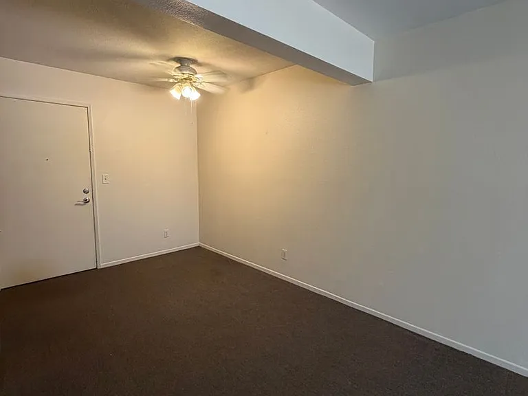 138 S Mill St — Photo 9