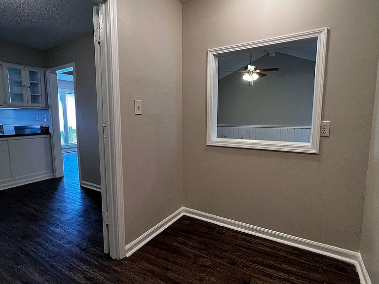 8100 Shallow Glen Trl — Photo 7