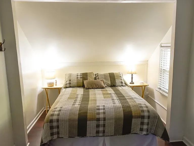Dunbarton Cir SE — Photo 1