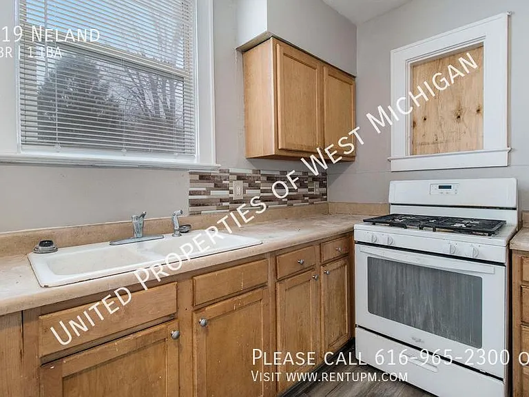 819 Neland Ave SE — Photo 13