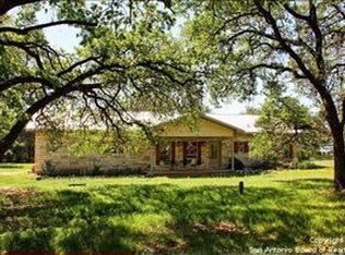 350 Spring Mountain Dr, Canyon Lake, TX 78133