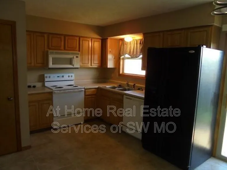 3724 W Ridgeway St — Photo 3