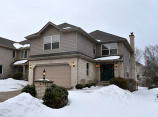 961 Country Club Rd, Lake Zurich, IL 60047