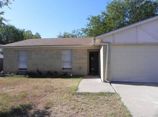 10113 Peppertree Ln, Fort Worth, TX 76108