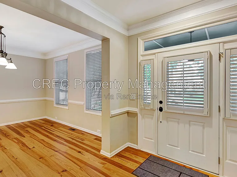 1071 Barfield St — Photo 6