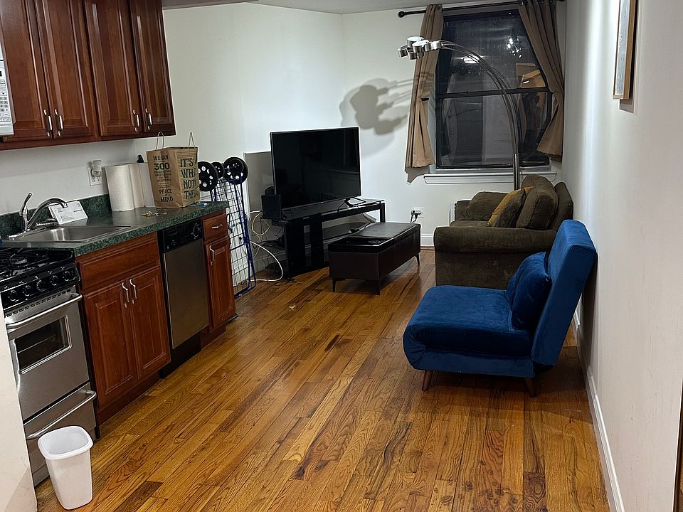 1st image of 360 W 119th St APT B