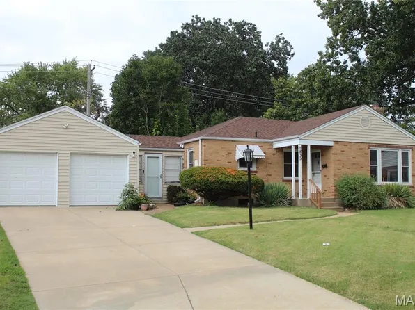 2835 Darwin Ct, Saint Louis, MO 63121