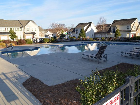 4th image of 3245 Mistletoe Dr