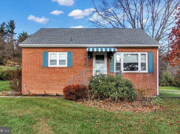 7273 Pigeon Hill Rd, Spring Grove, PA 17362