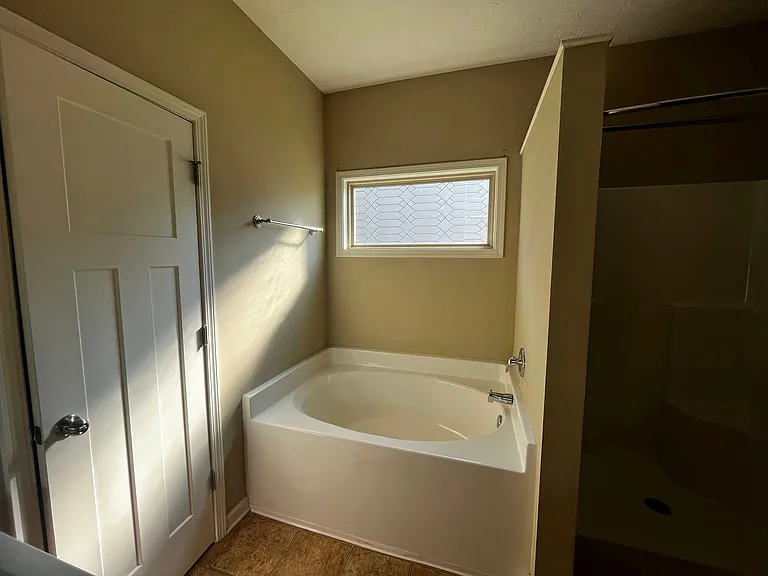411 N Page St — Photo 3