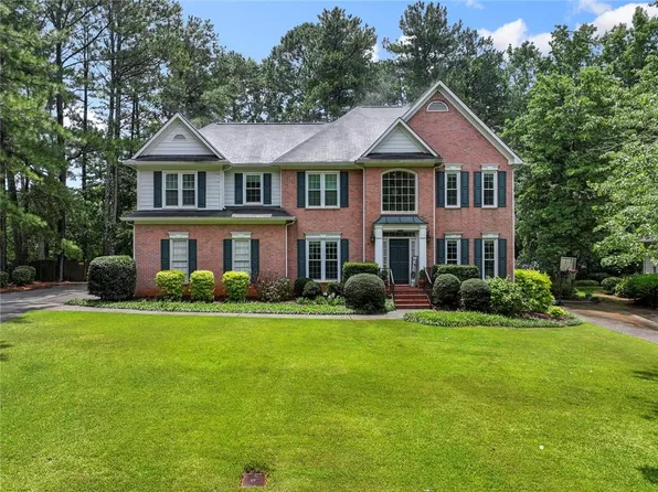 325 Trowbridge Ln, Lawrenceville, GA 30043