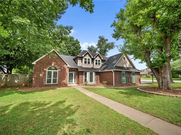 1112 N Flamingo Rd, Rogers, AR 72756