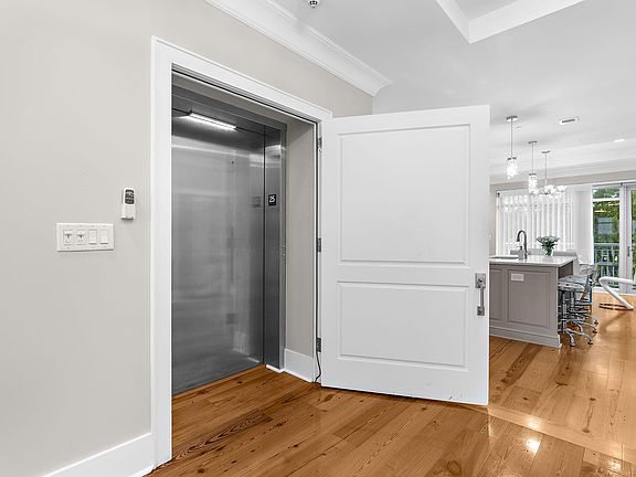 2nd image of 155 Wingo Way #425