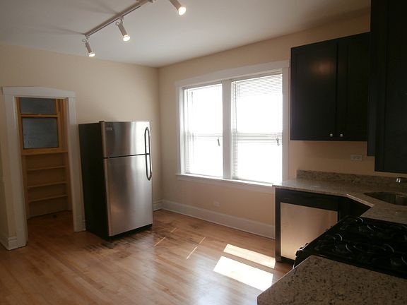 5th image of 3115 N Monticello Ave