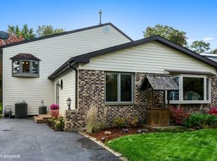 26878 N Oakdale Ln, Mundelein, IL