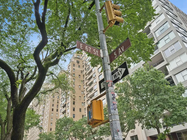 860 Fifth Avenue 11H image 13 of 14