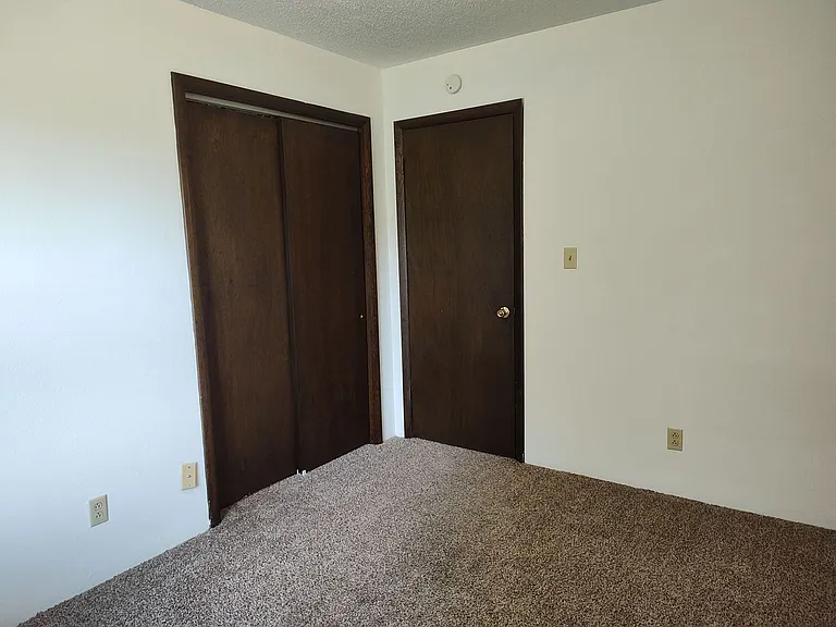 609 Sycamore Cir #1-4 — Photo 6