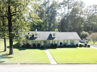 66 Northgate Dr, Laurel, MS 39440